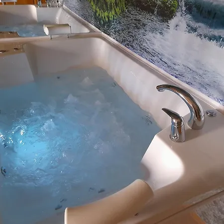 Jacuzzi For Relax - Hollywood Neom Apartment, Stup, Sarajevo Exterior photo