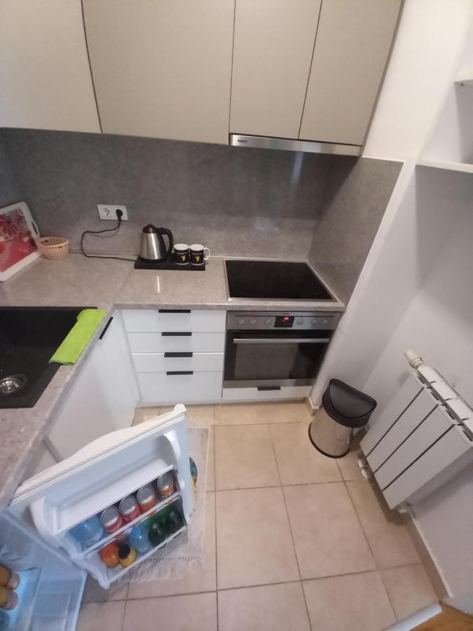 Apartamento Jacuzzi For Relax - Hollywood Neom Apartment, Stup, *