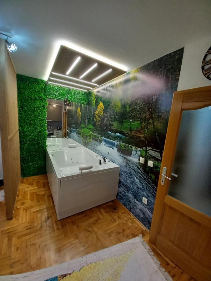 Jacuzzi For Relax - Hollywood Neom Apartment, Stup, *