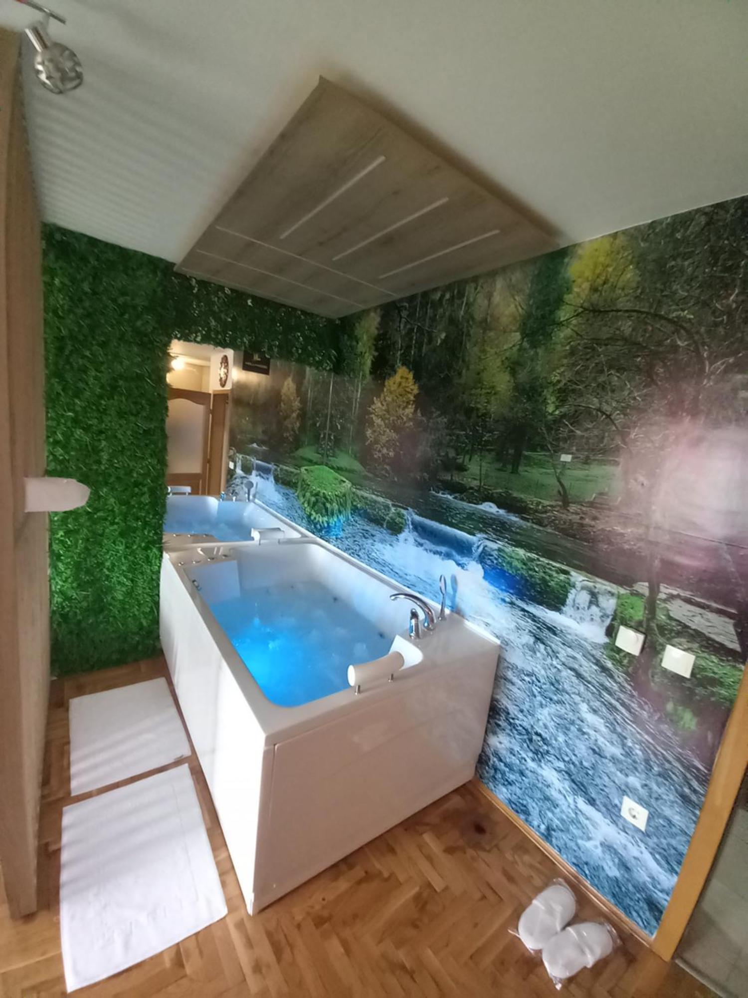 Jacuzzi For Relax - Hollywood Neom Apartment, Stup, *