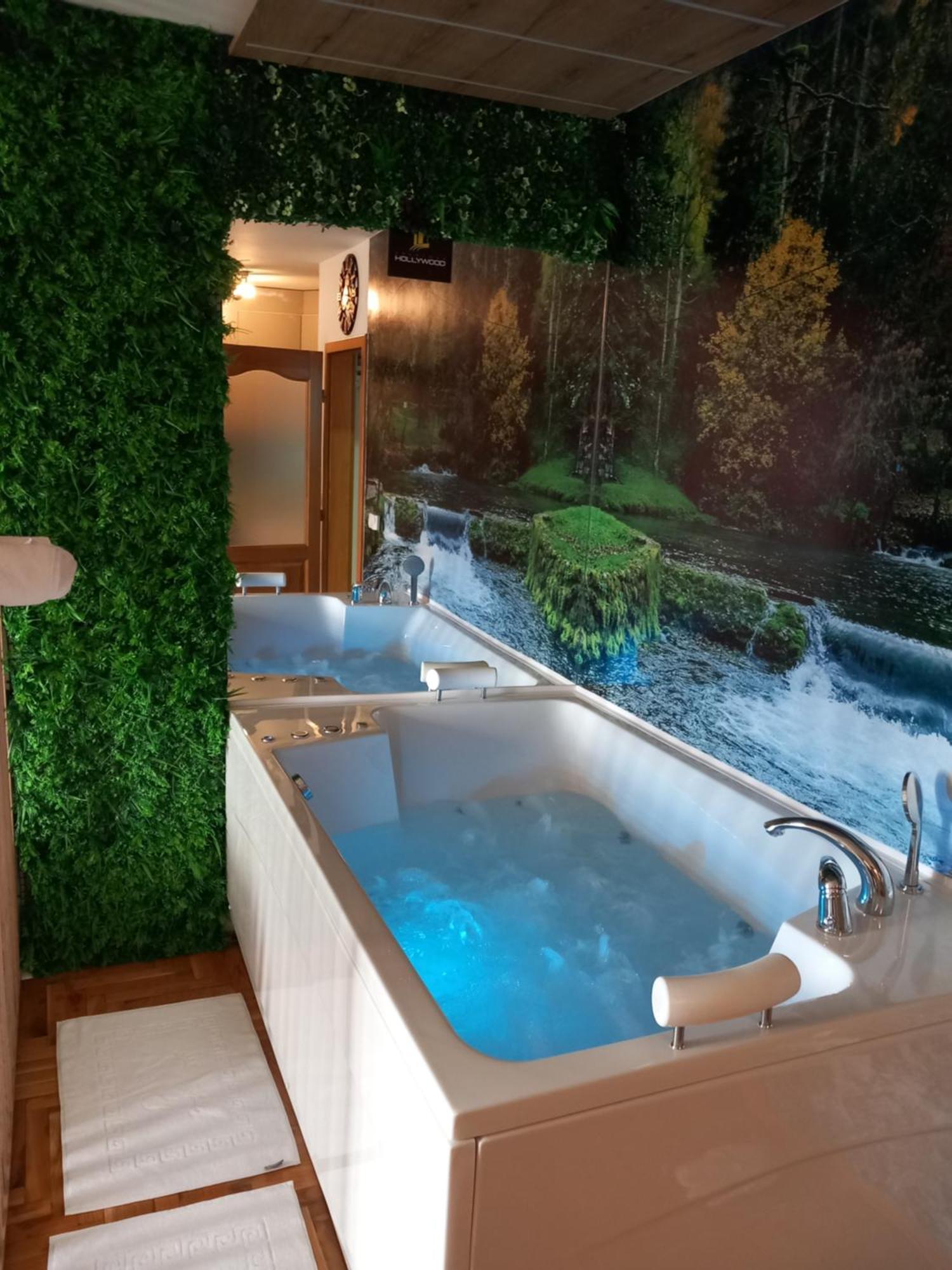 Jacuzzi For Relax - Hollywood Neom Apartment, Stup, Appartement