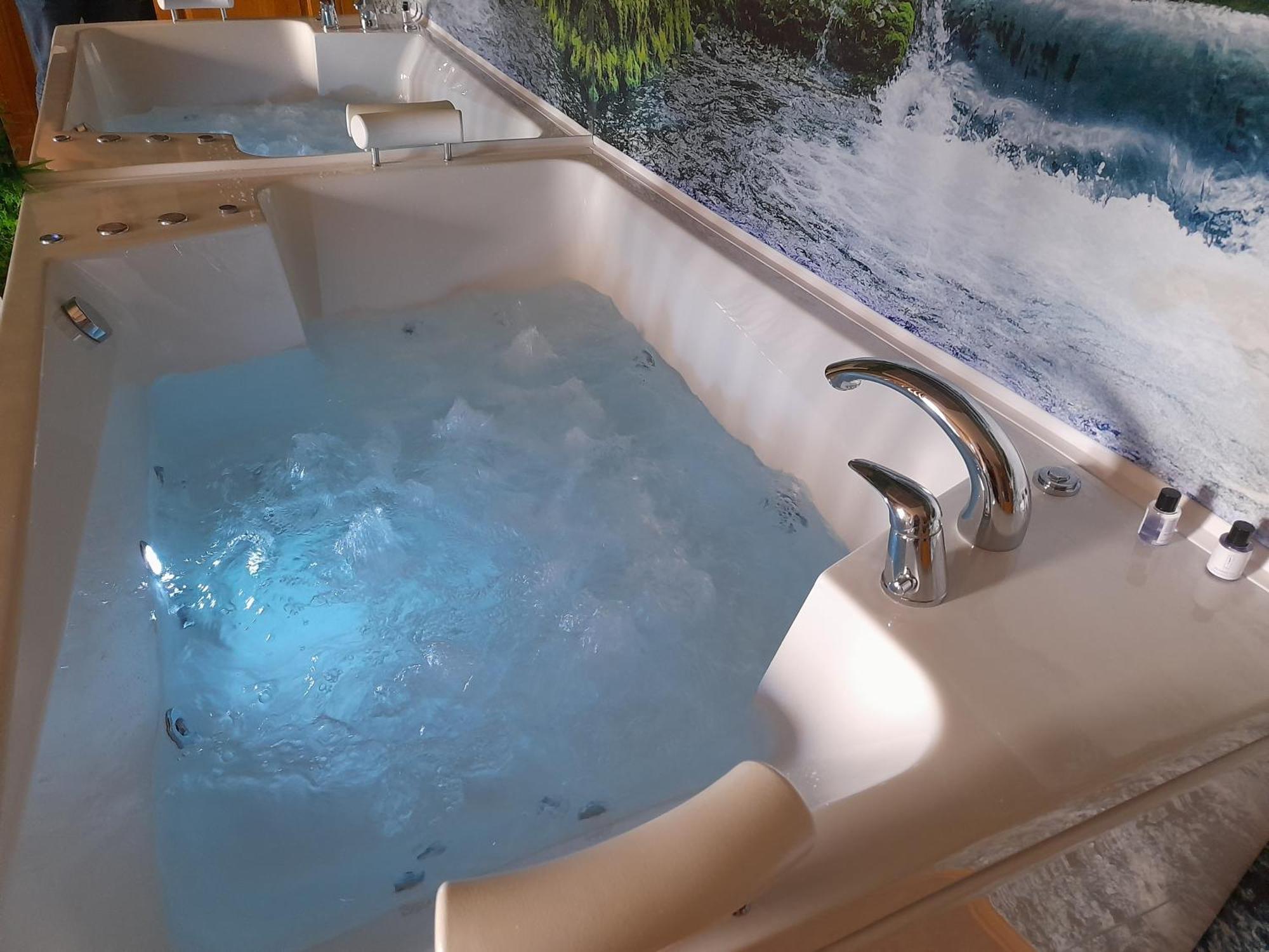 Jacuzzi For Relax - Hollywood Neom Apartment, Stup, * Sarajevo